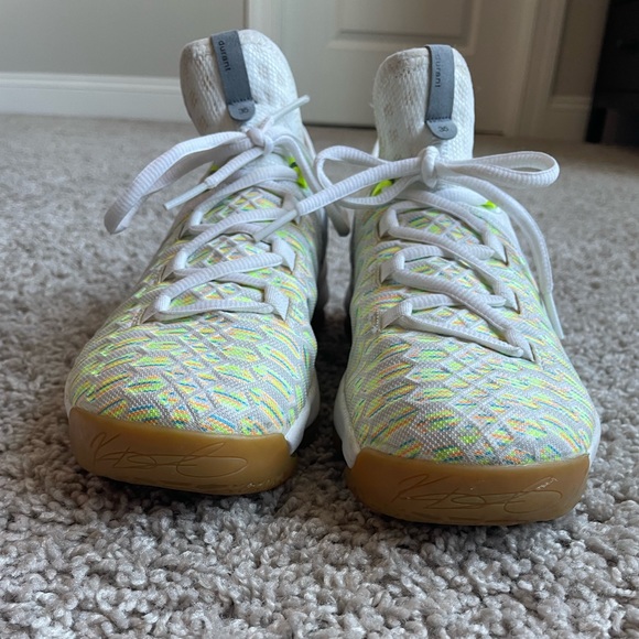 KD 9 ‘Summer’ / Size 5 Y - Pre Owned in Great Condition! - Picture 2 of 5